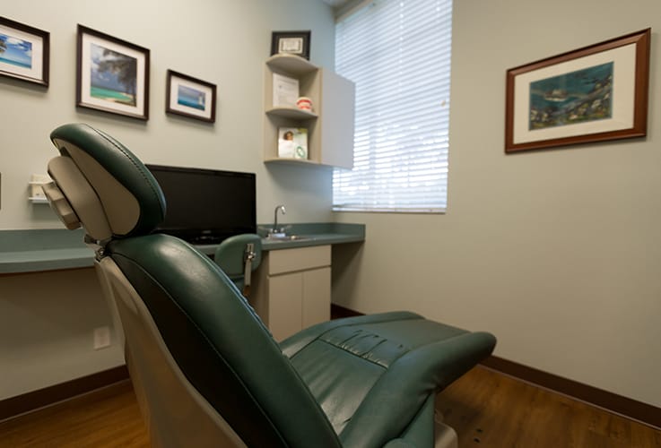 Dental treatment chair